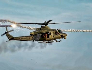 Βίντεο: UH-1Y Venom σε προσβολή στόχων εδάφους
